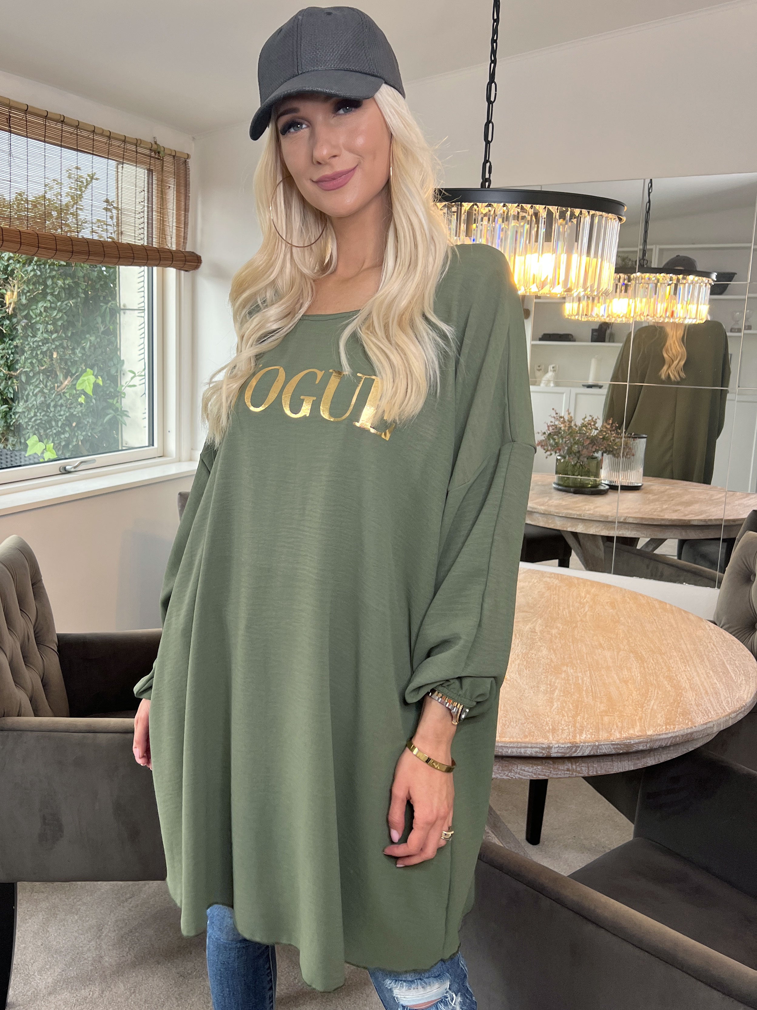 Nella - Cool kjole med skrift